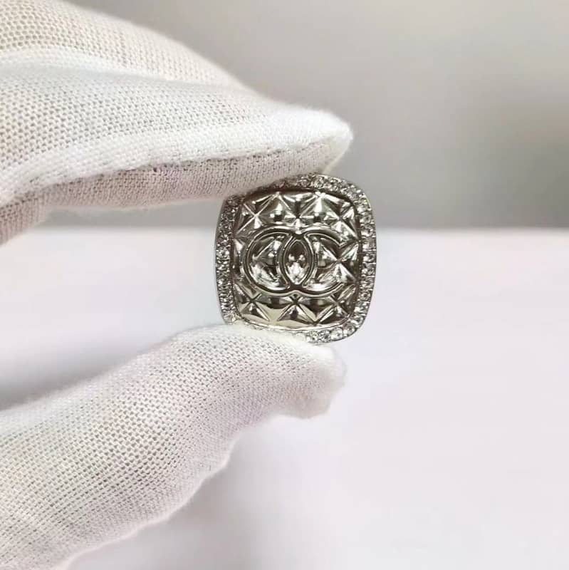 CC Diamond Cabochon / Slow Delivery